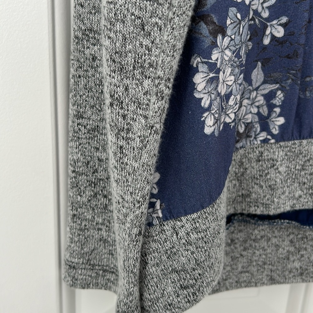 KUT FROM THE KLOTH , floral top, size L - Picture 3 of 3